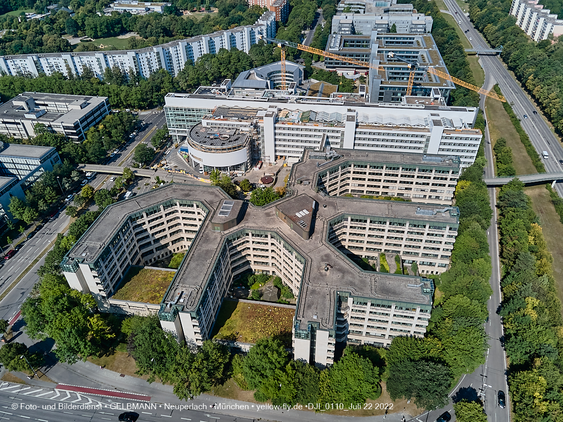 22.07.2022 - ehemaliges Alliant-Versicherungsgebäude und Wohnring in Neuperlach